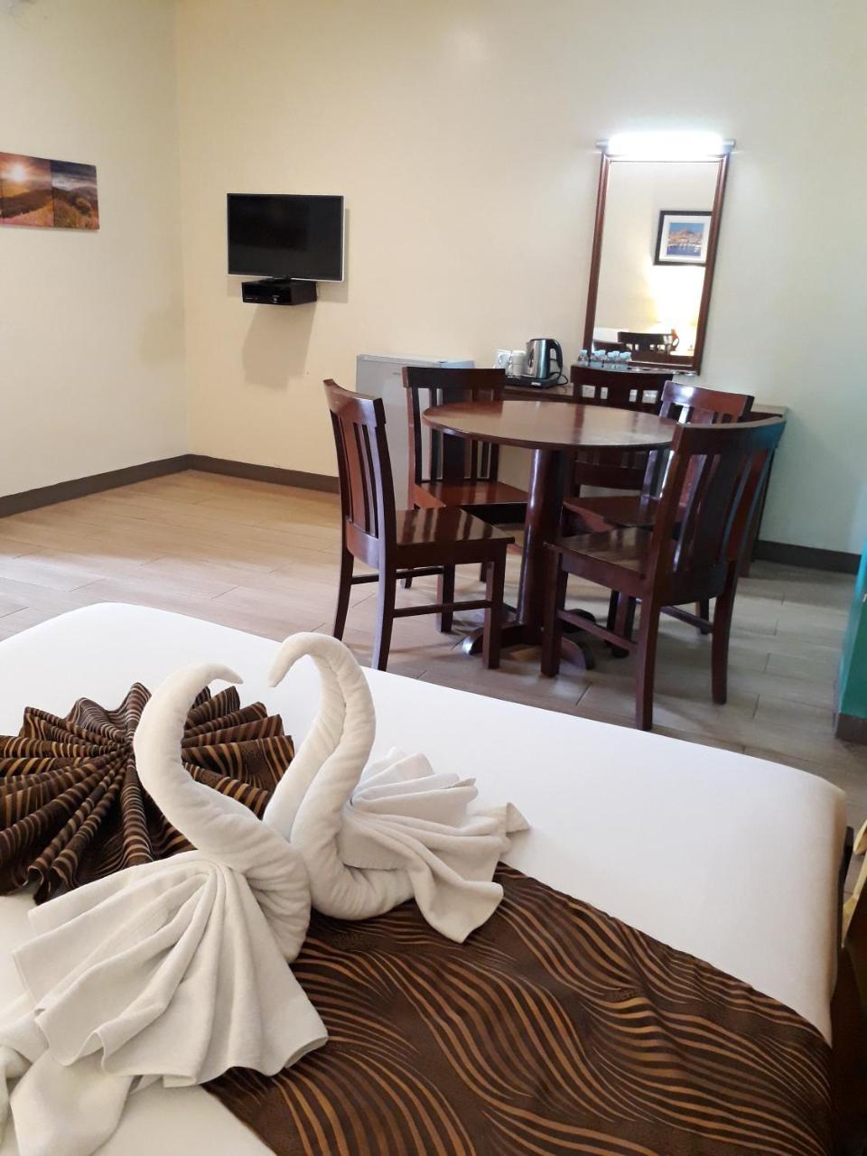 Sea Garden Resort Iloilo Pavia Exterior foto